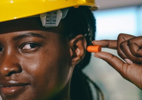 Oordoppen op maat: waarom ze het verschil maken voor jouw gehoor