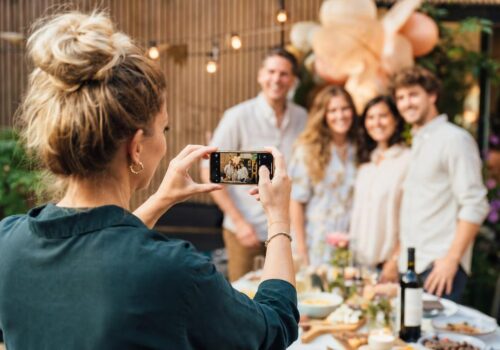 Hoe digitale hulpmiddelen juist voor een persoonlijk feest kunnen zorgen..